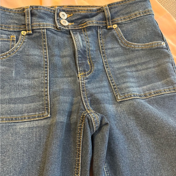 Women’s No Boundaries low rise flare sz 13 jeans - Picture 3 of 5